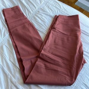 Lululemom Wunder Under leggings
